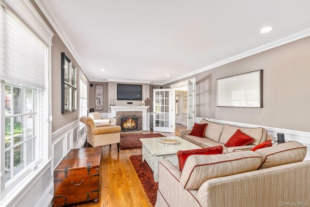268 7th Avenue, Saint James, NY 11780