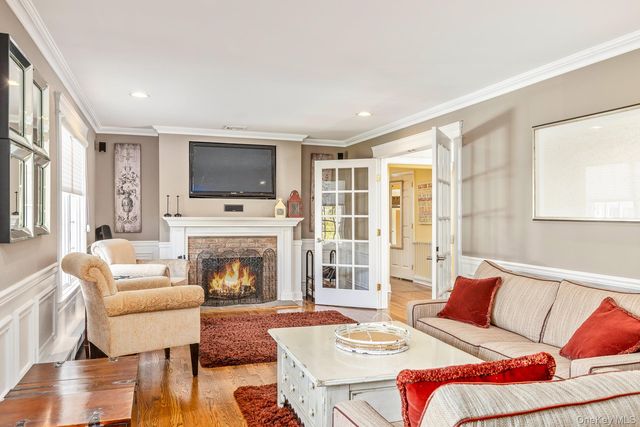268 7th Avenue, Saint James, NY 11780