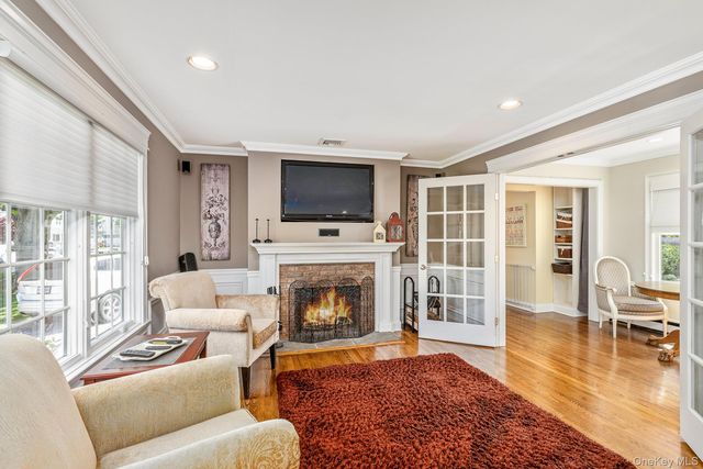 268 7th Avenue, Saint James, NY 11780