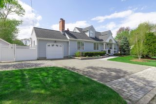 268 7th Avenue, Saint James, NY 11780