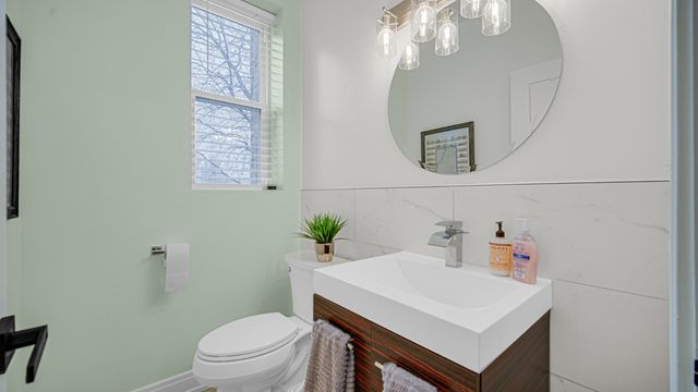 6511 S Evans Avenue, Chicago, IL 60637