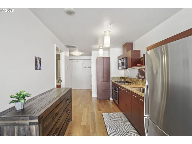 3601 S RIVER Pkwy 2202, Portland, OR 97239