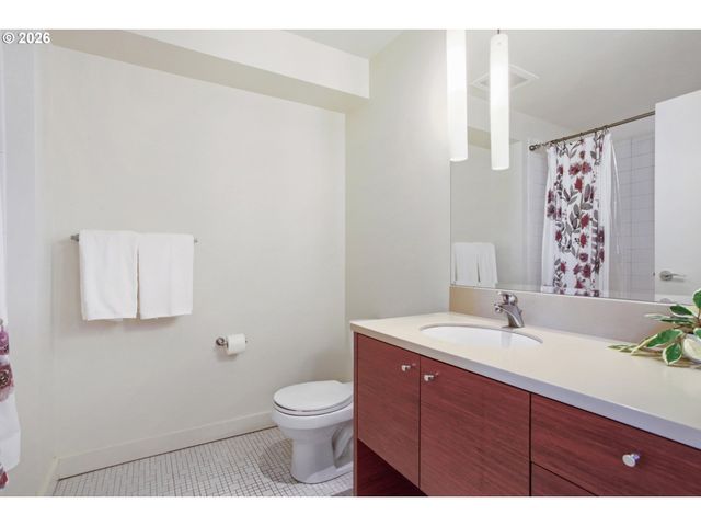 3601 S RIVER Pkwy 2202, Portland, OR 97239