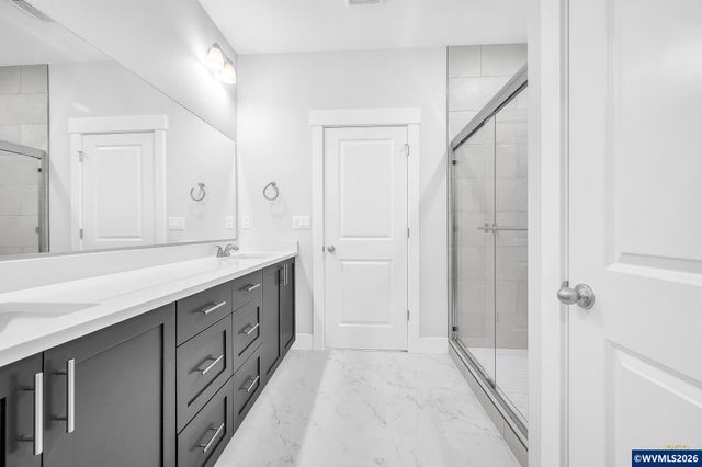 781 Riley Dr, Silverton, OR 97381