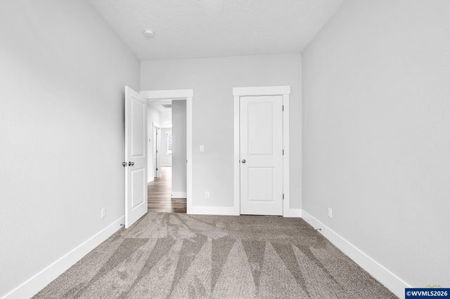 781 Riley Dr, Silverton, OR 97381