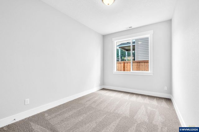 781 Riley Dr, Silverton, OR 97381