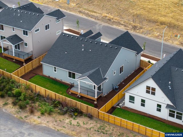 781 Riley Dr, Silverton, OR 97381