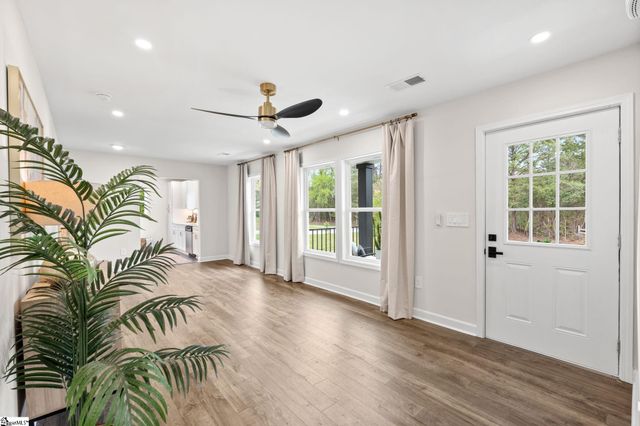 924 Mcabee Road, Spartanburg, SC 29306