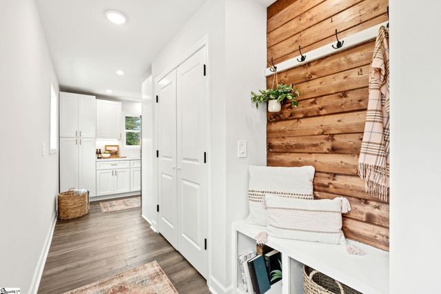 924 Mcabee Road, Spartanburg, SC 29306