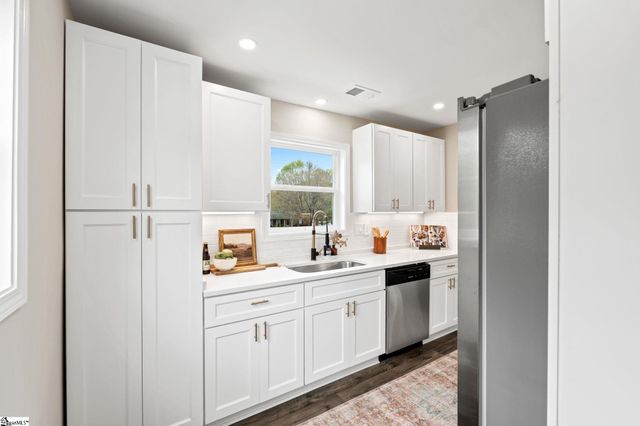 924 Mcabee Road, Spartanburg, SC 29306