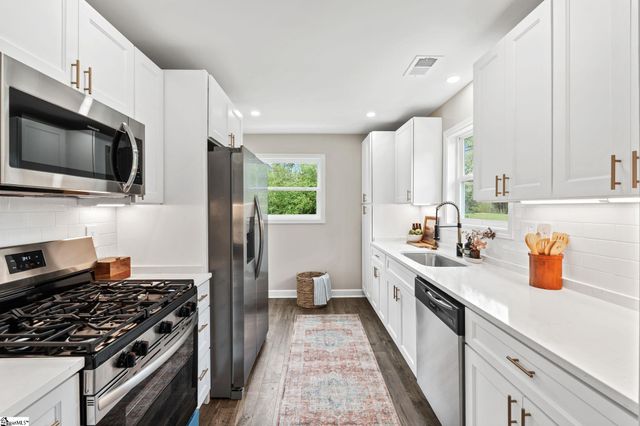 924 Mcabee Road, Spartanburg, SC 29306