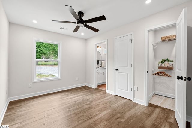 924 Mcabee Road, Spartanburg, SC 29306