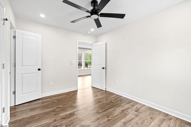 924 Mcabee Road, Spartanburg, SC 29306