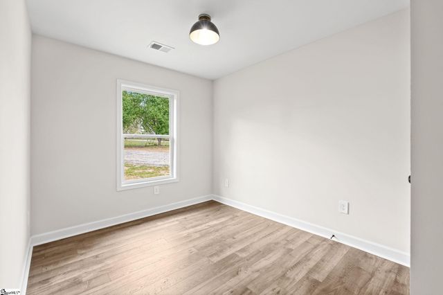 924 Mcabee Road, Spartanburg, SC 29306