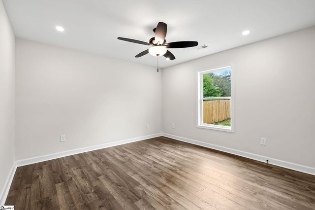 924 Mcabee Road, Spartanburg, SC 29306