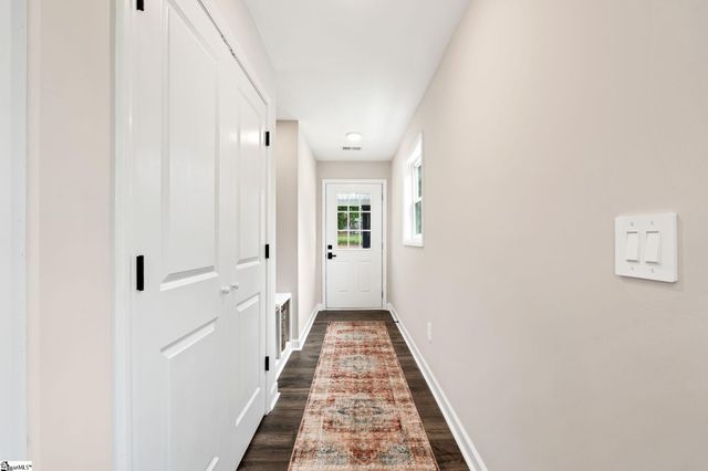 924 Mcabee Road, Spartanburg, SC 29306