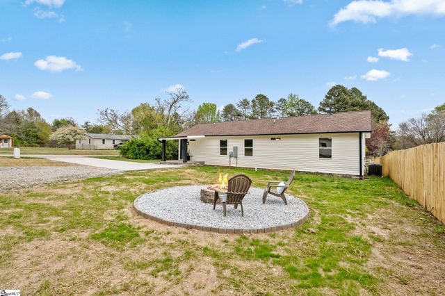 924 Mcabee Road, Spartanburg, SC 29306