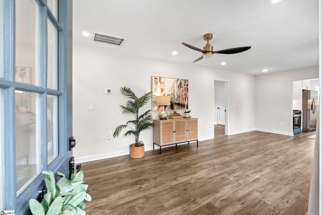 924 Mcabee Road, Spartanburg, SC 29306