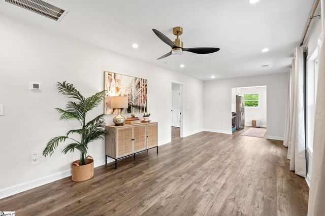 924 Mcabee Road, Spartanburg, SC 29306