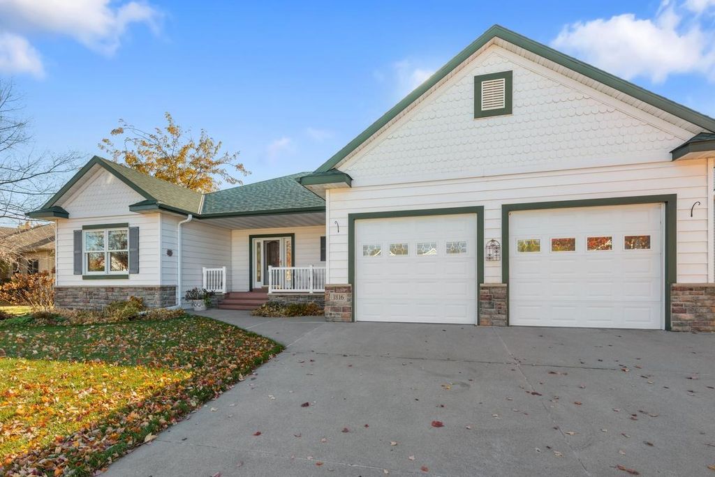 1816 10th Street NE, Buffalo, MN 55313