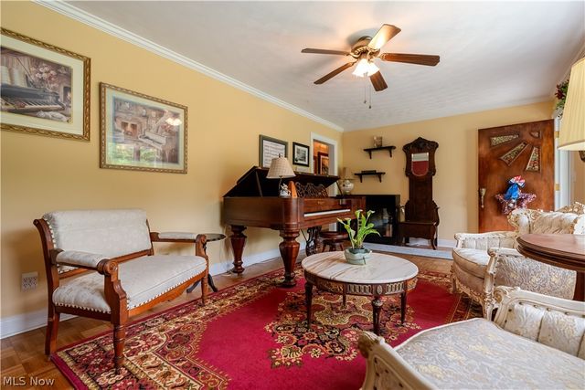 11385 William Penn Avenue NE, Hartville, OH 44632