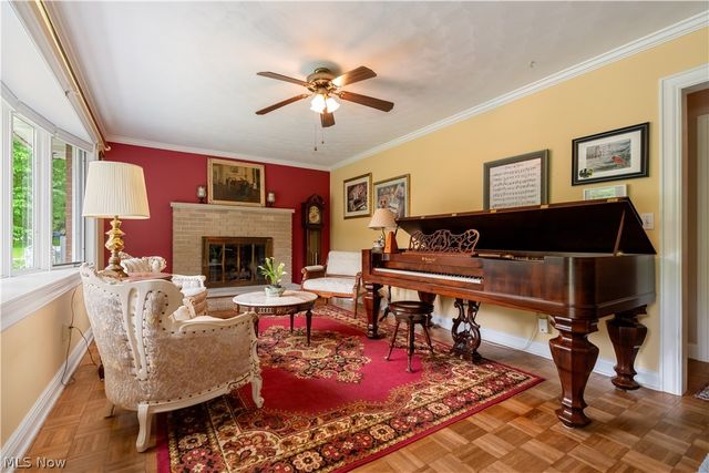 11385 William Penn Avenue NE, Hartville, OH 44632