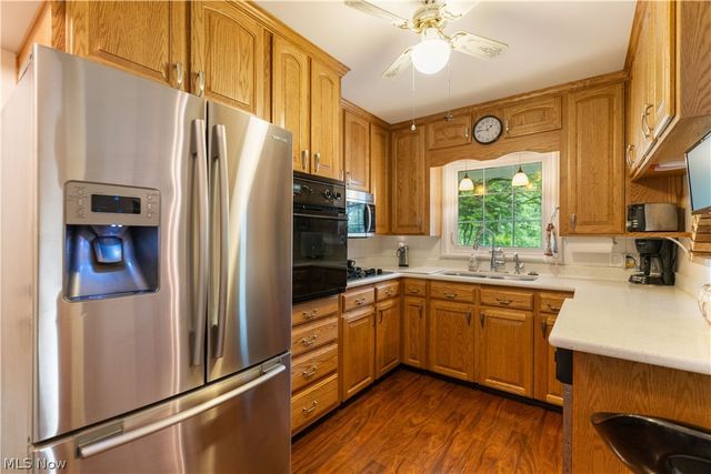 11385 William Penn Avenue NE, Hartville, OH 44632