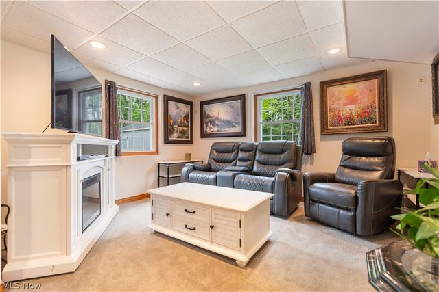11385 William Penn Avenue NE, Hartville, OH 44632
