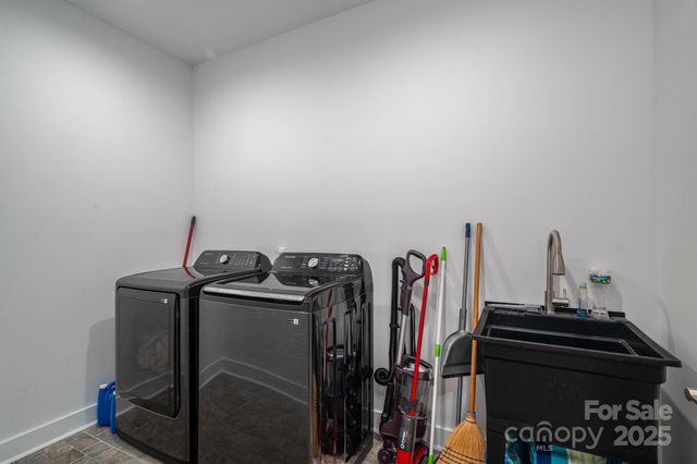 615 Sandycrest Drive, Cherryville, NC 28021