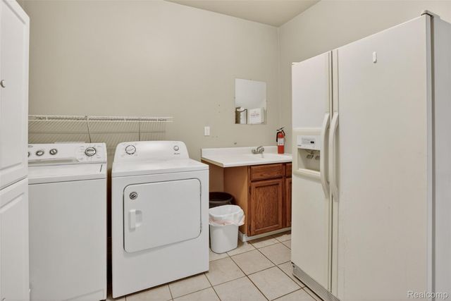 1449 Coutant Street, Flushing, MI 48433