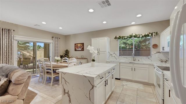 5465 Finestra Street, Pahrump, NV 89061