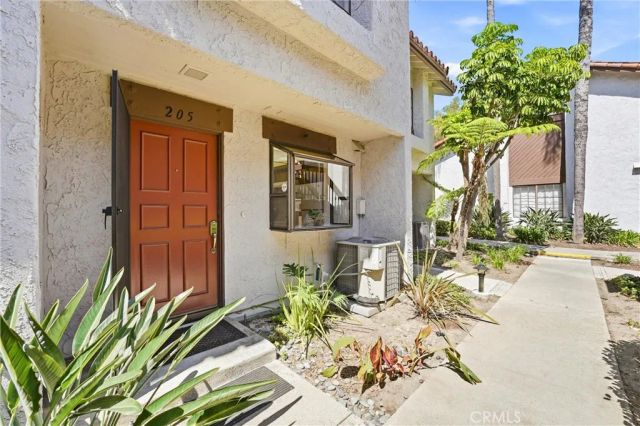 205 Oahu Way, Placentia, CA 92870