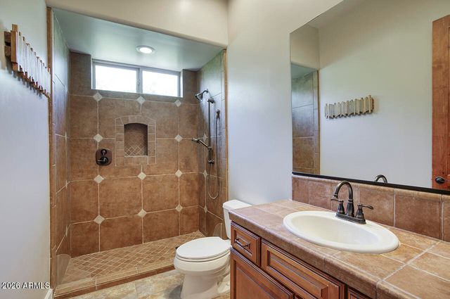 9909 S 6TH Place, Phoenix, AZ 85042