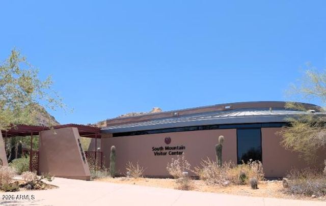 9909 S 6TH Place, Phoenix, AZ 85042
