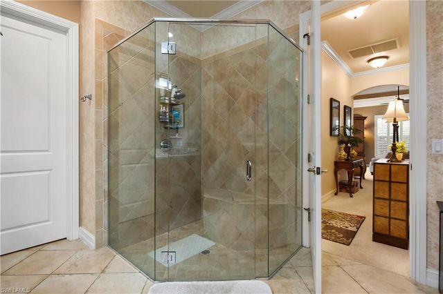 5038 Rustic Oaks CIR, Naples, FL 34105