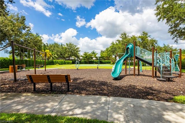 5038 Rustic Oaks CIR, Naples, FL 34105