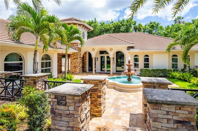 5038 Rustic Oaks CIR, Naples, FL 34105