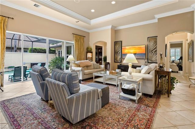 5038 Rustic Oaks CIR, Naples, FL 34105