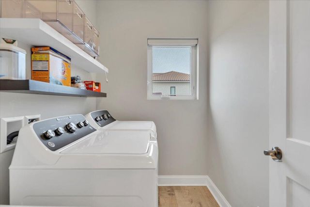 26 Royal Tern ST, Wirtz, VA 24184