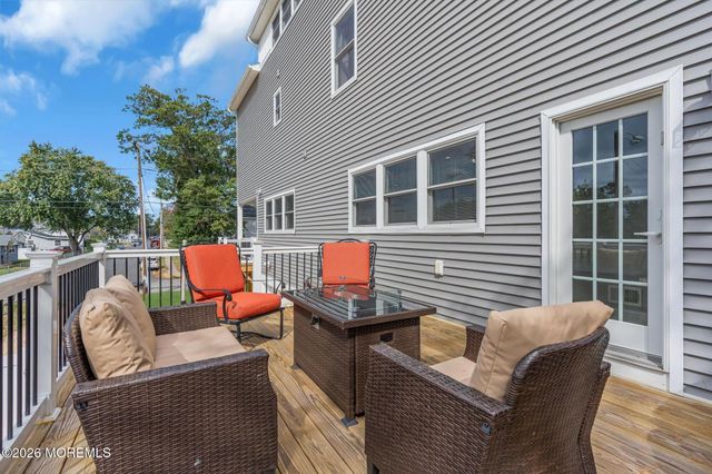46 Hudson Avenue, Middletown, NJ 07748