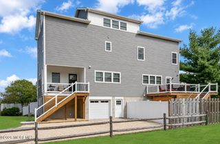 46 Hudson Avenue, Middletown, NJ 07748