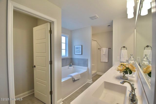 228 S Bandwheel Way, Hampstead, NC 28443
