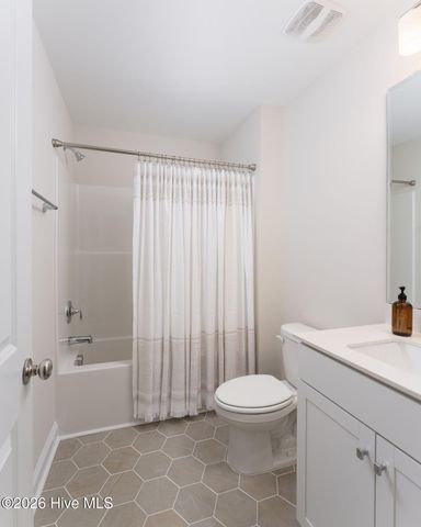 228 S Bandwheel Way, Hampstead, NC 28443