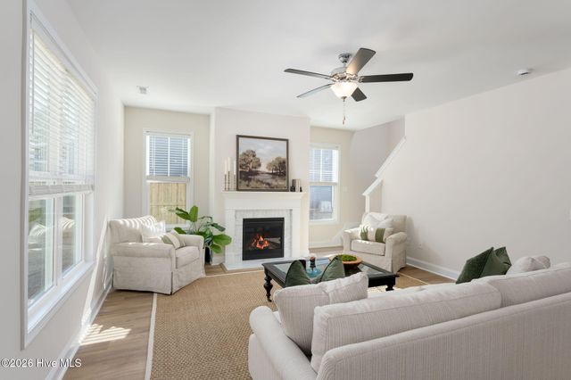 228 S Bandwheel Way, Hampstead, NC 28443