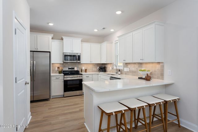 228 S Bandwheel Way, Hampstead, NC 28443