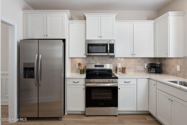 228 S Bandwheel Way, Hampstead, NC 28443
