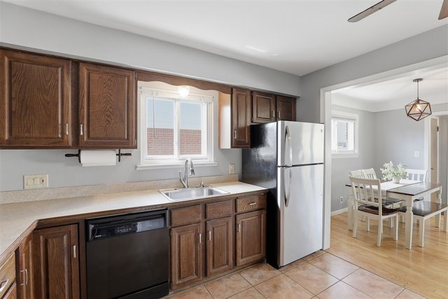 18765 Dale Avenue, Allen Park, MI 48101