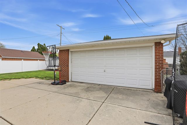 18765 Dale Avenue, Allen Park, MI 48101