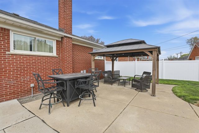 18765 Dale Avenue, Allen Park, MI 48101