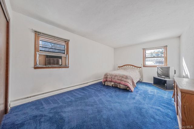 140 Seaman Neck Road, Dix Hills, NY 11746